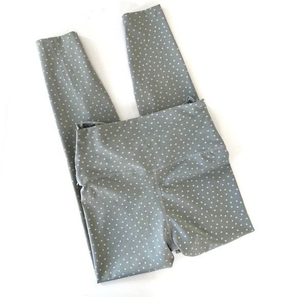 Nike Women’s Small Dri Fit Gray Polka Yoga Twist Front 7/8 Leggings - Picture 8 of 8